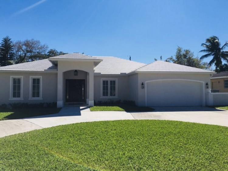 6 MONTH RENTAL. This is the perfect home for the summer !