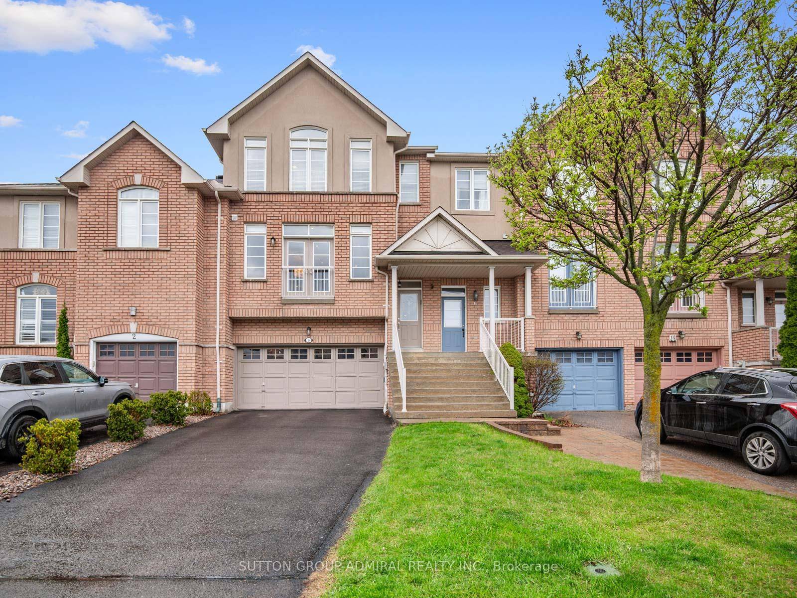 Welcome to 6 Mistywood Crescent, a rare oversized double car garage townhome in the prestigious Thornhill Woods community an exceptional opportunity you won't want to miss.