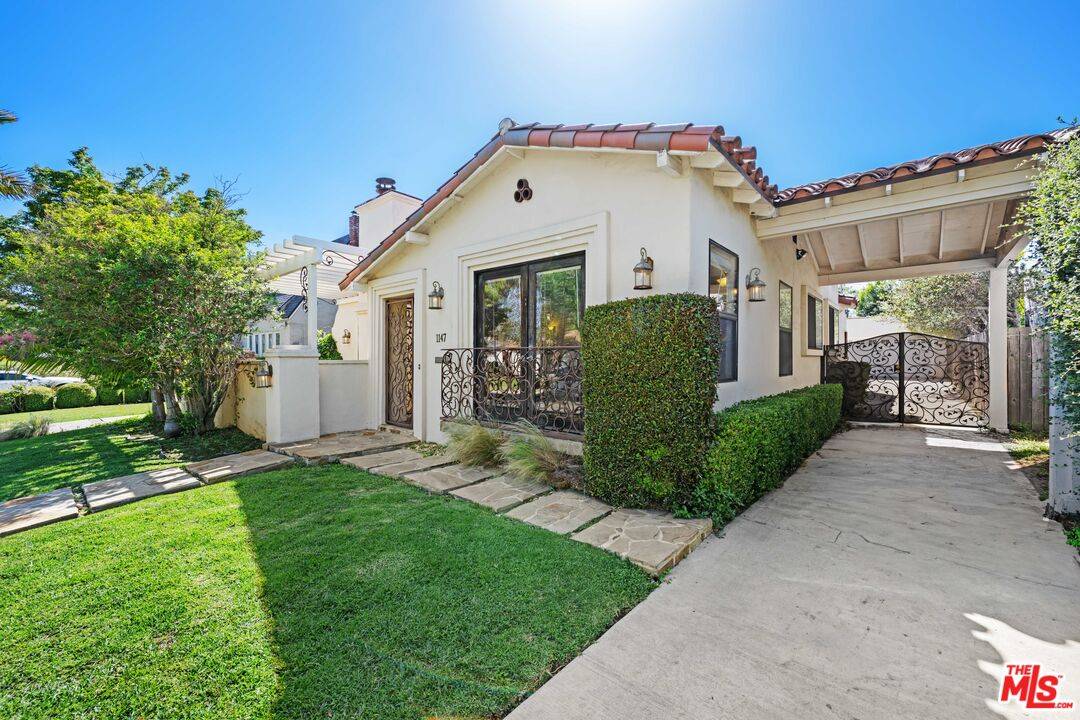 1147  S Point View St 3BR Beverlywood La