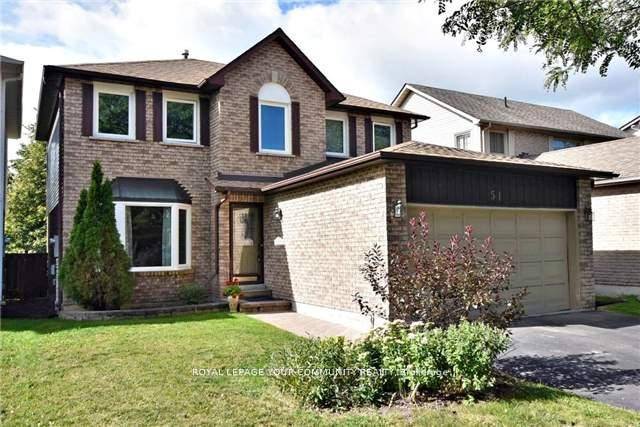 Amazing 3 Bedroom Family Home On A Quiet Crescent In Aurora !