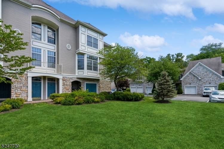 STILL LOOKING TO MOVE INTO THIS BEAUTIFUL TOWN ?