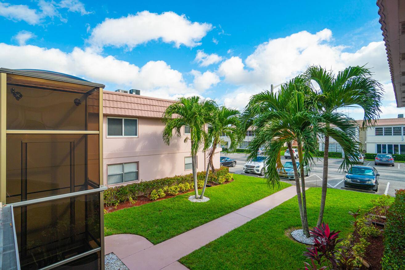 Nice open concept kitchen 1 and 1 2 bathrooms renovated all tile, on the first floor, in a resort style community 6 pools, club house has a cafeteria and the ...