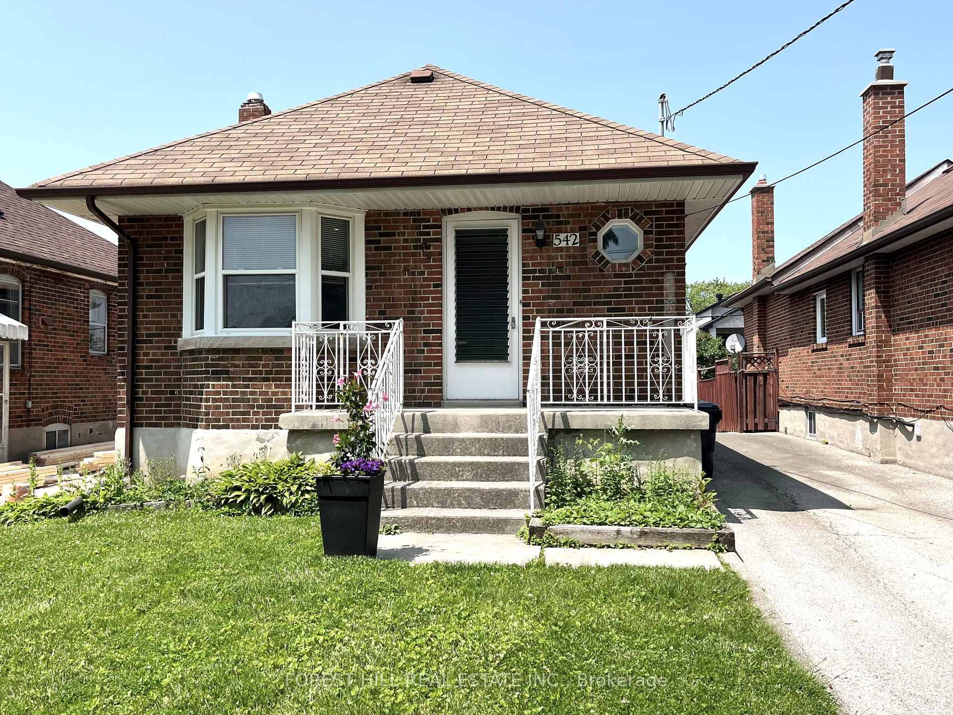 Welcome to 542 Glen Park Avenue a bright, beautifully renovated bungalow in the heart of Yorkdale Glen Park.