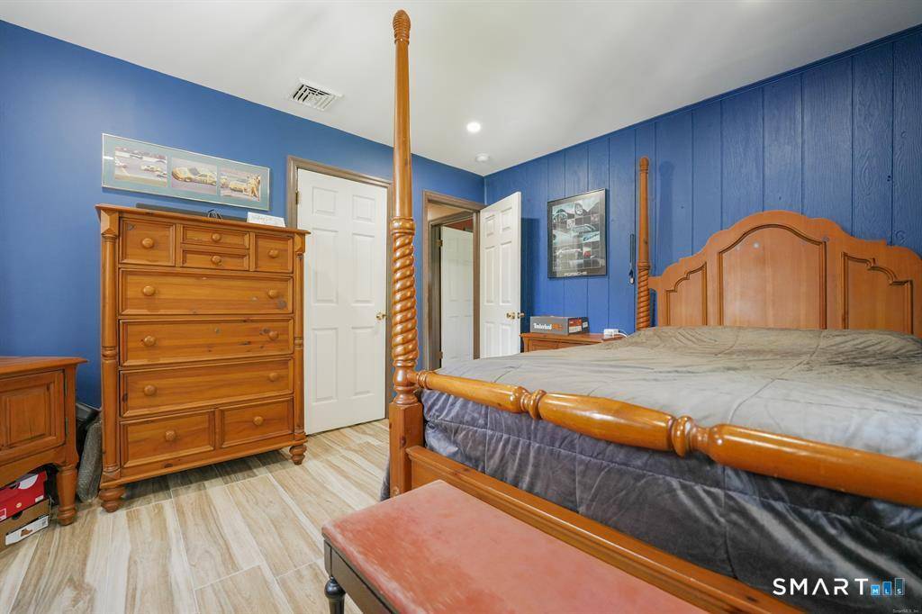Don't miss this fantastic opportunity to own a well maintained 4 bedroom, 2.