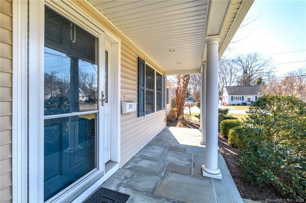 Welcome to this adorable, one level living, rental property, built in 2011 and located in a desirable Fairfield neighborhood.