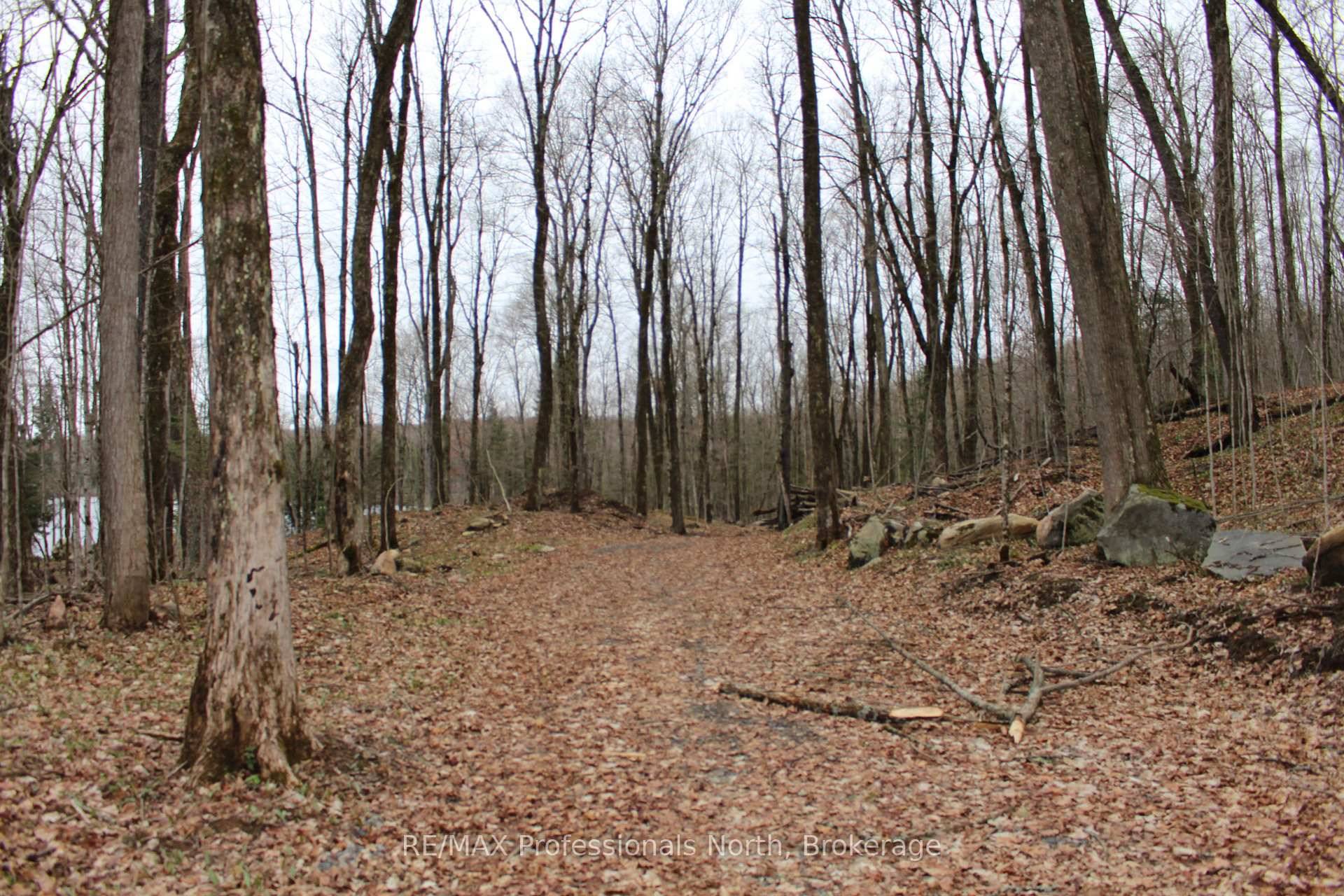 Beautiful Private Waterfront Lot with 650ft.