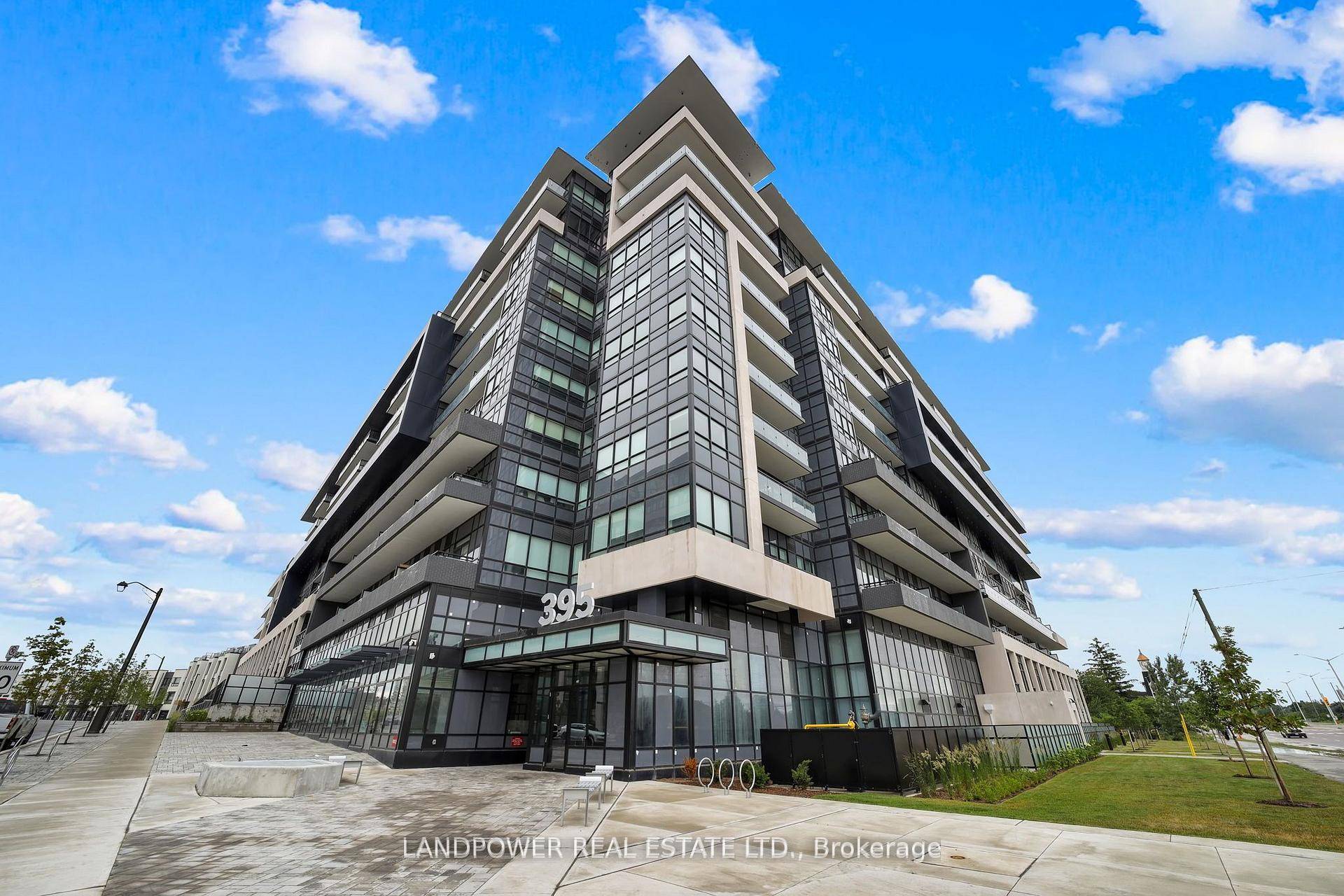 Stunning 1 Bedroom Condo in Distrikt Trailside, Oakville.