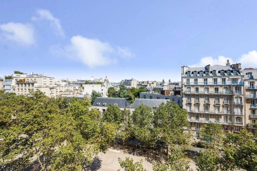 PARIS 7eme — SAXE / BRETEUIL · 133 m² · Terrasse · Vue Invalides