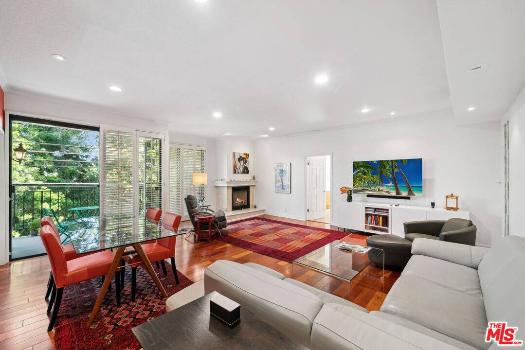 502 San Vicente Blvd 2BR Pacific Palisades La