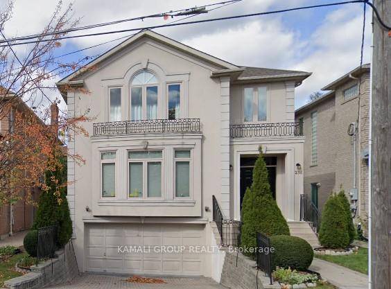 Rare Find ! ! Walk Out 2 Bedroom Unit !