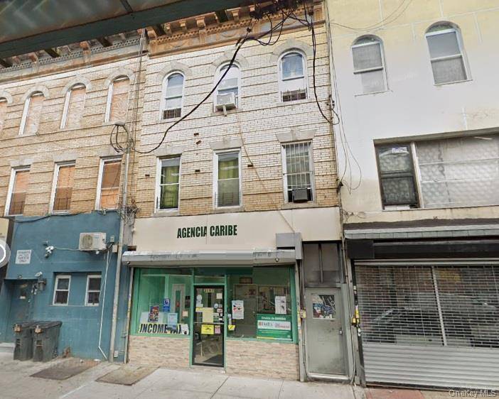 Zoning R6B. Up to 3 Dwelling Residential.