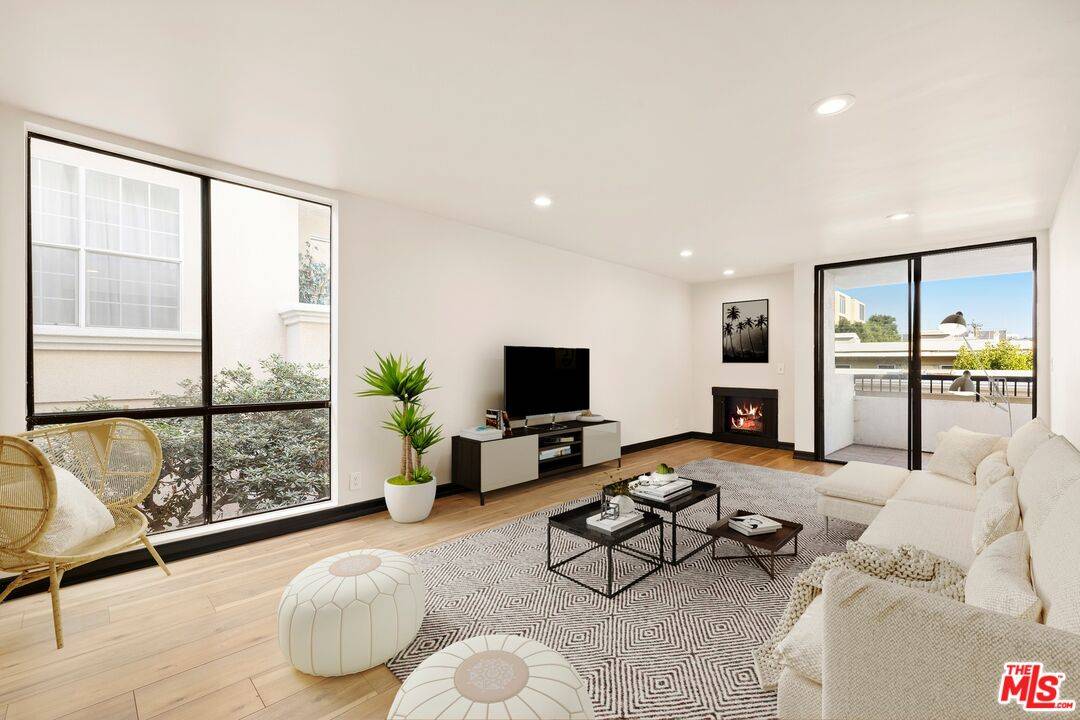 906  N Doheny Dr 2.0 Sunset Strip LA