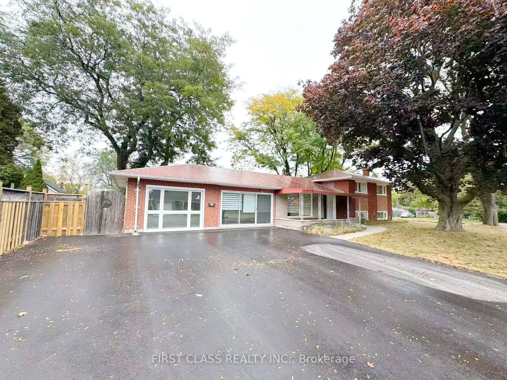 Great central location near downtown Burlington.