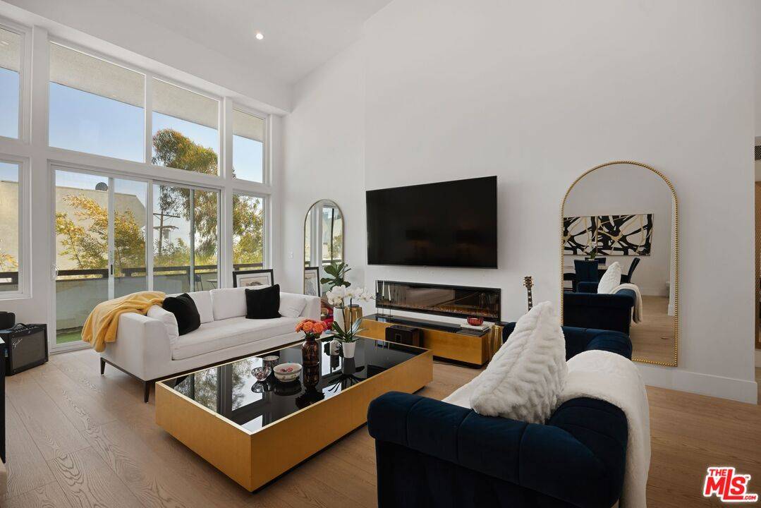 1277 S Beverly Glen Blvd 2BR Westwood La