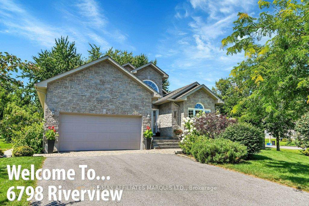 Motivated Sellers. Welcome to this gorgeous open concept bungalow.