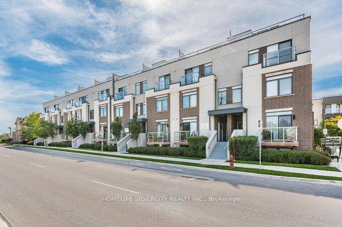 Welcome to modern luxury living in this beautifully crafted 2 bedcondo townhouse, perfectly situated in Oakville's prestigious The 6ixth Towns.
