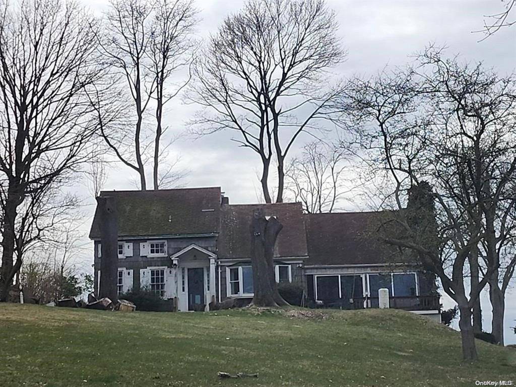 So Many possibilities of this wonderful property.