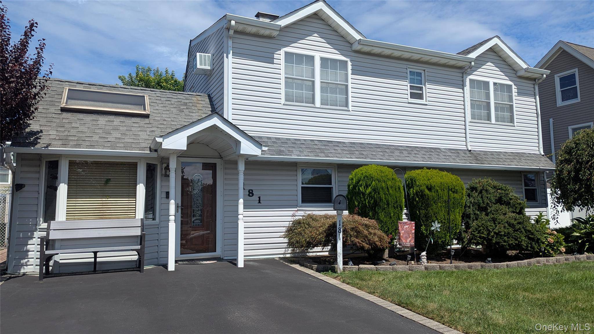 Magnificent Extended Colonial !