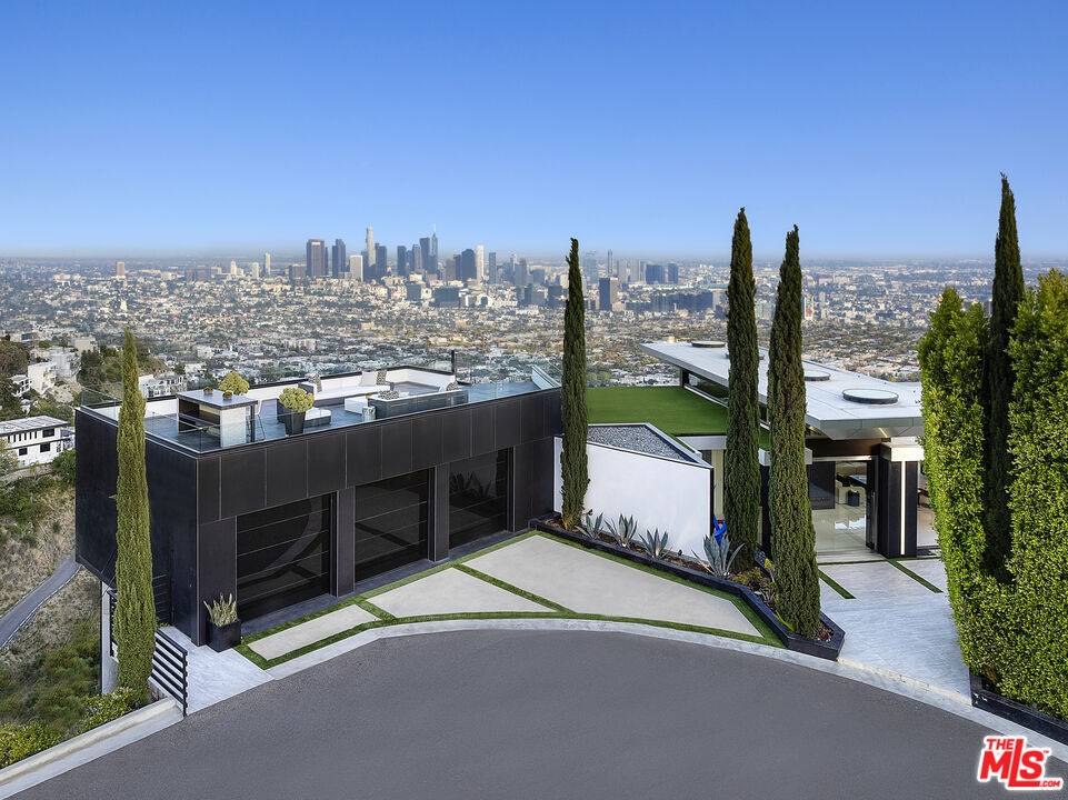 1622   Viewmont Dr 5BR Sunset Strip La
