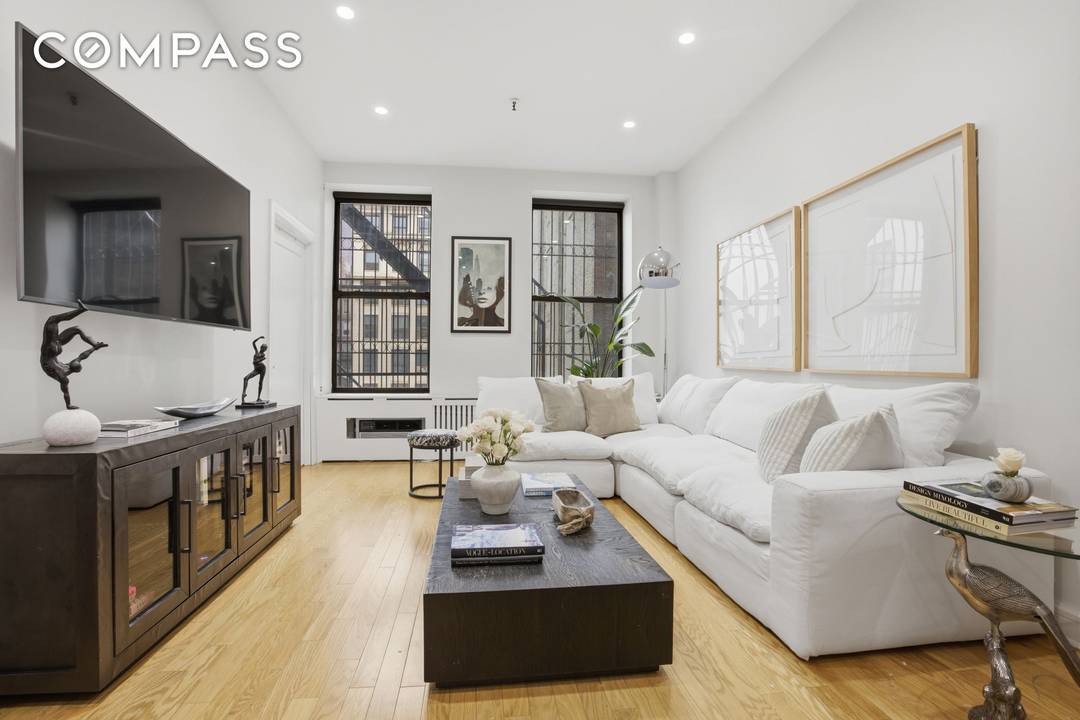 Fabulous Flatiron Rarely Available.