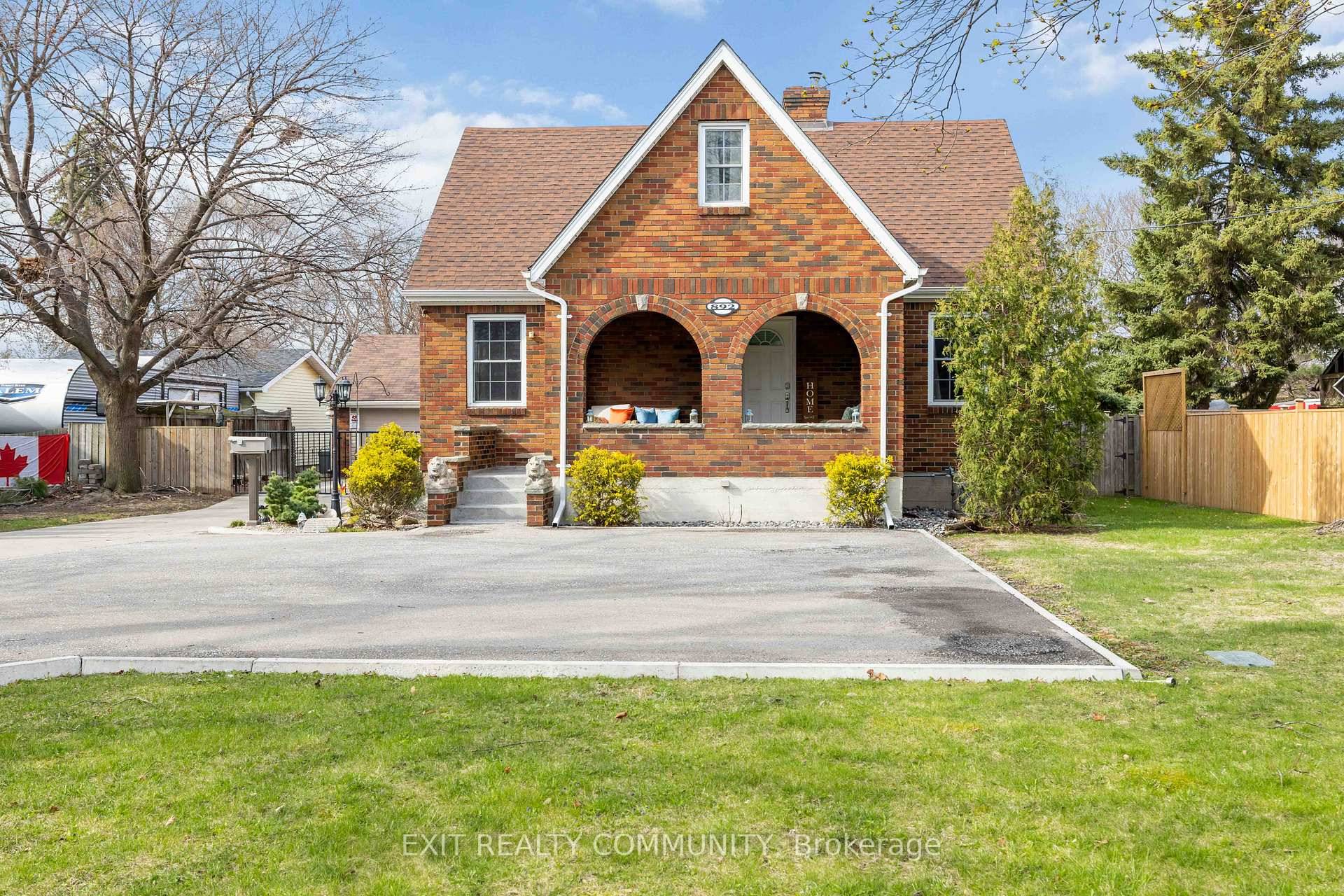 This fabulous property is calling you home !