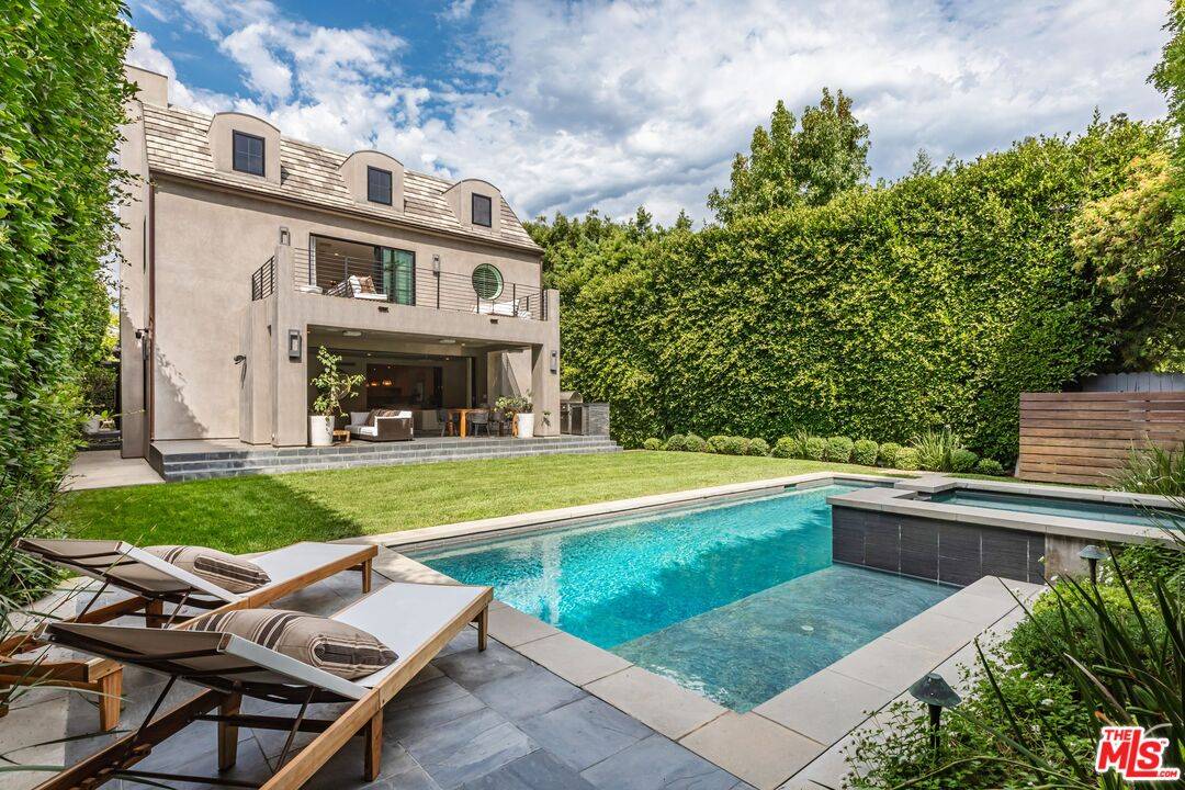 116  S Carmelina Ave 6BR Brentwood La