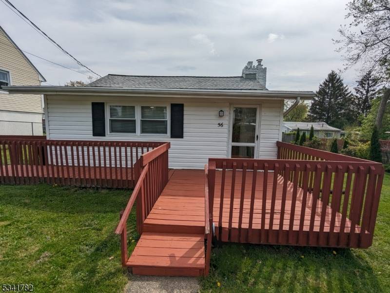 Welcome to this charming and well maintained 3 bedroom, 1 bathroom Ranch home in the highly desirable Lake Hiawatha section of Parsippany.