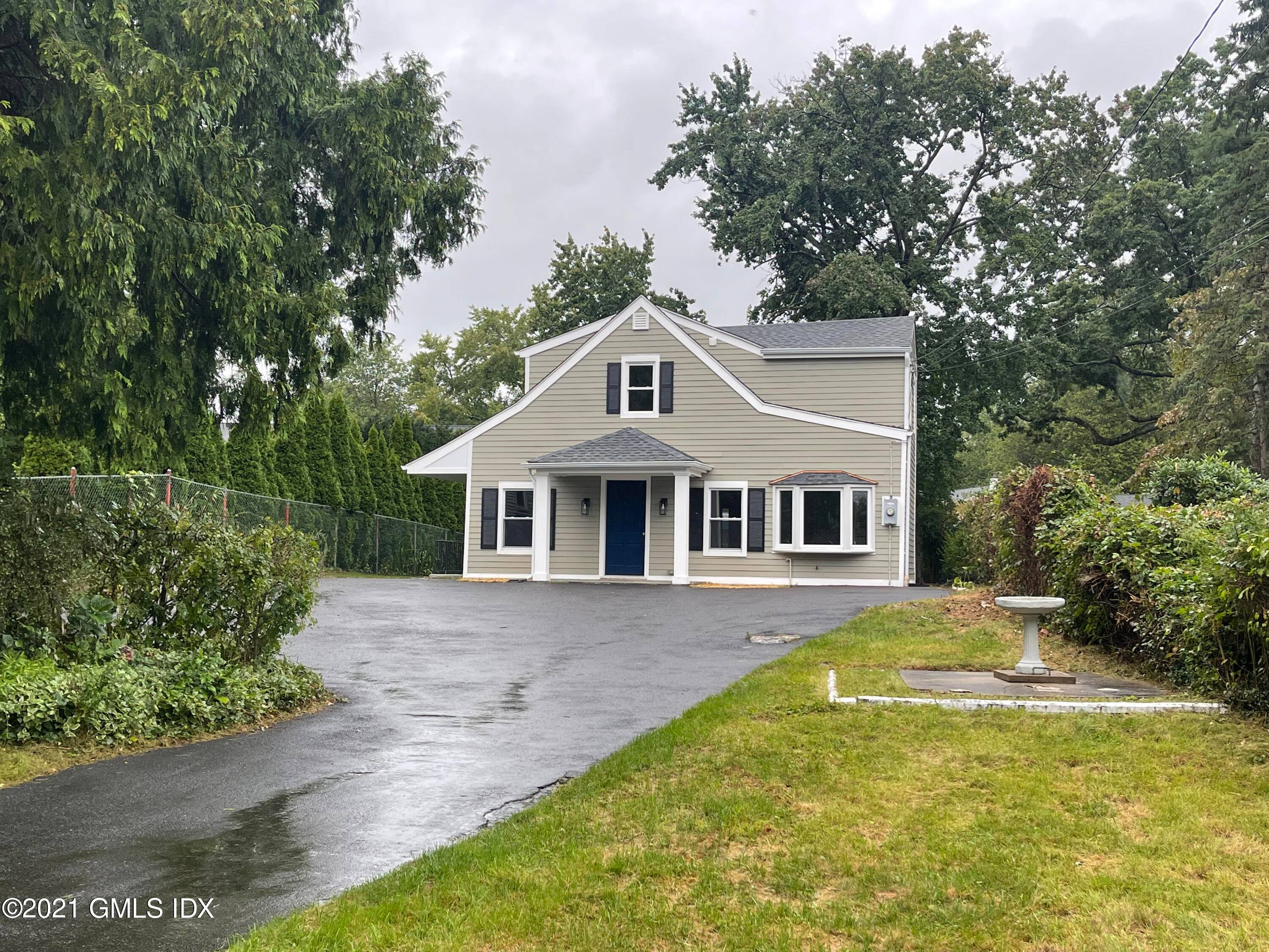 Updated 4 Bed two bath house in a quiet neighborhood, close to everything, Hardwood floors through out.