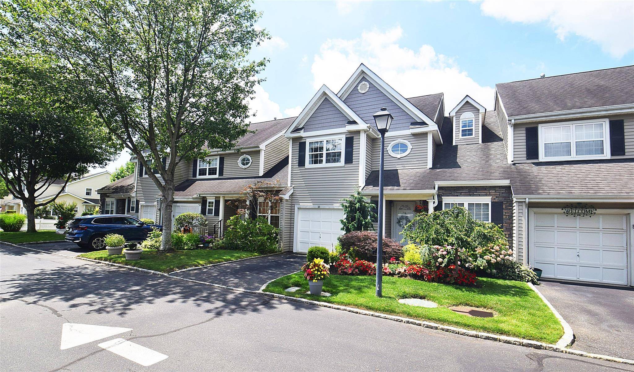 Welcome to the Beautiful Windcrest gated community.