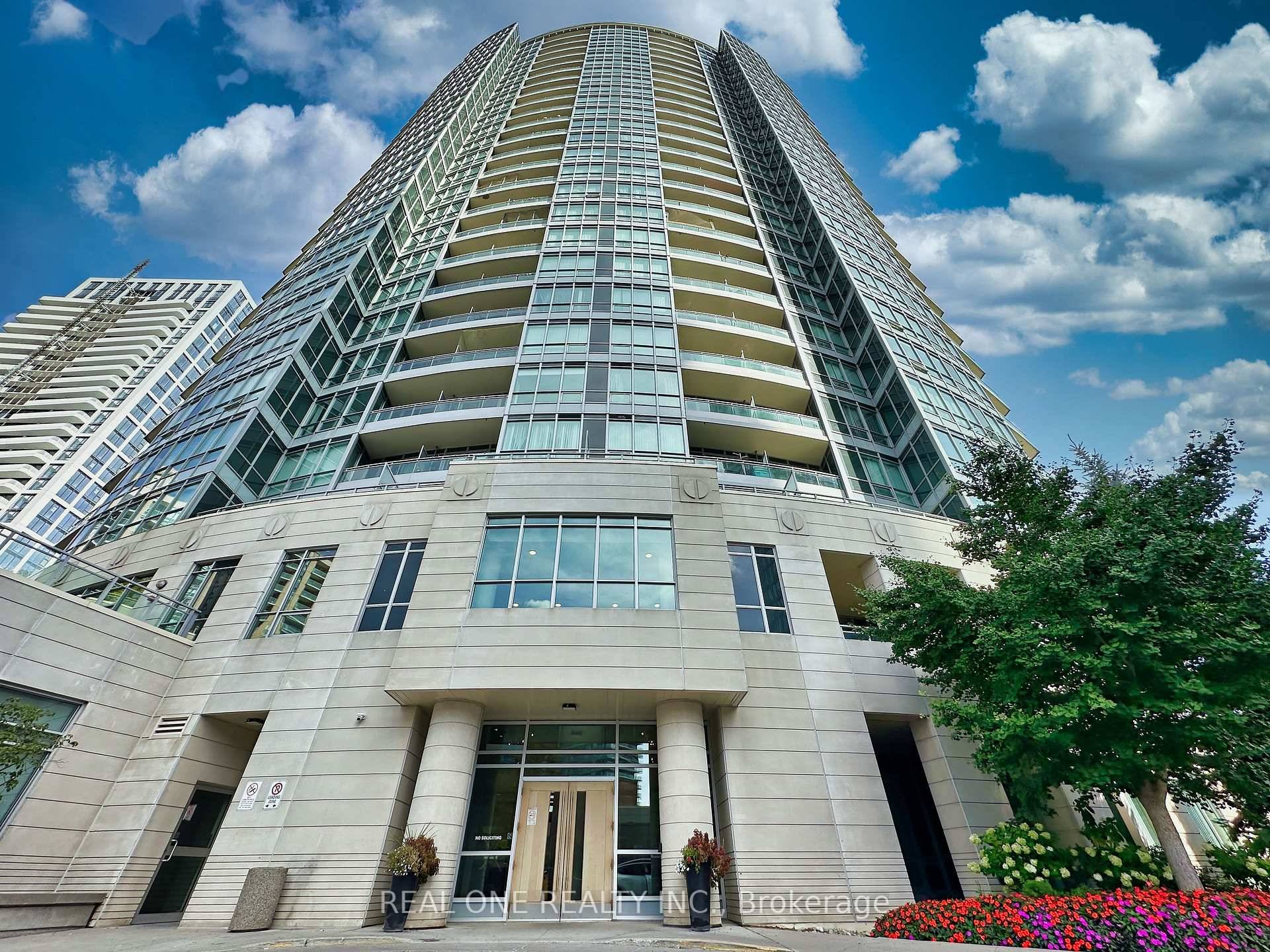 Functional 2Br den unit with Panoramic Views !