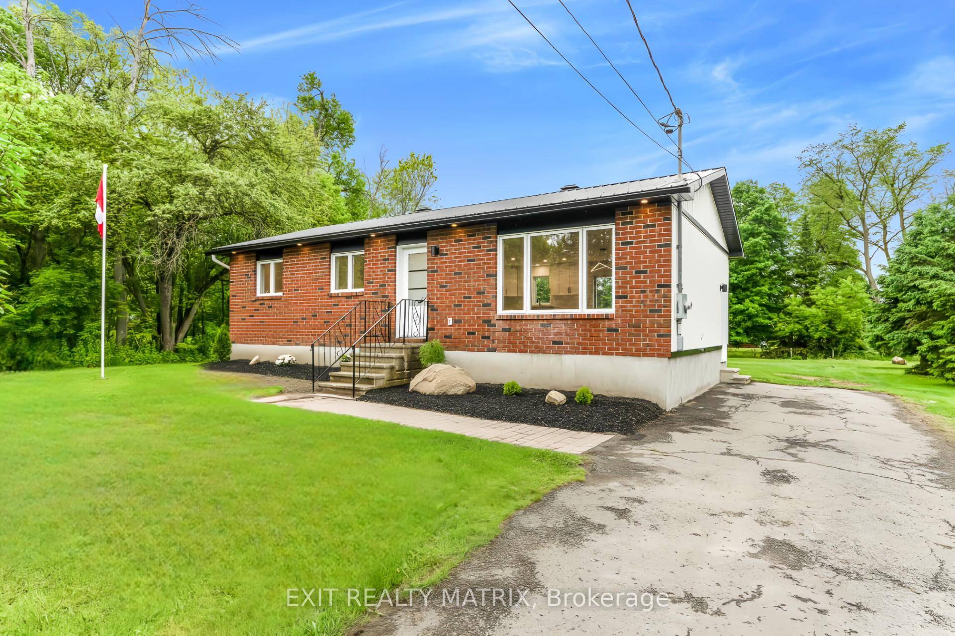 OPEN HOUSE Saturday July 5 and Sunday July 6, 2 4pm PLEASE NOTE, SOME PHOTOS HAVE BEEN VIRTUALLY STAGED This immensely renovated bungalow blends modern luxury with timeless charm, set ...