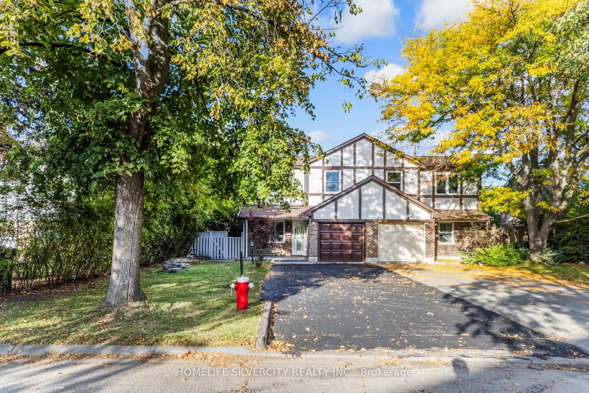 Beautiful 4 bedroom house with finished basement and 7 car parking.