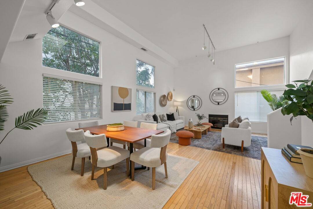 3675   Empire Dr 2BR La