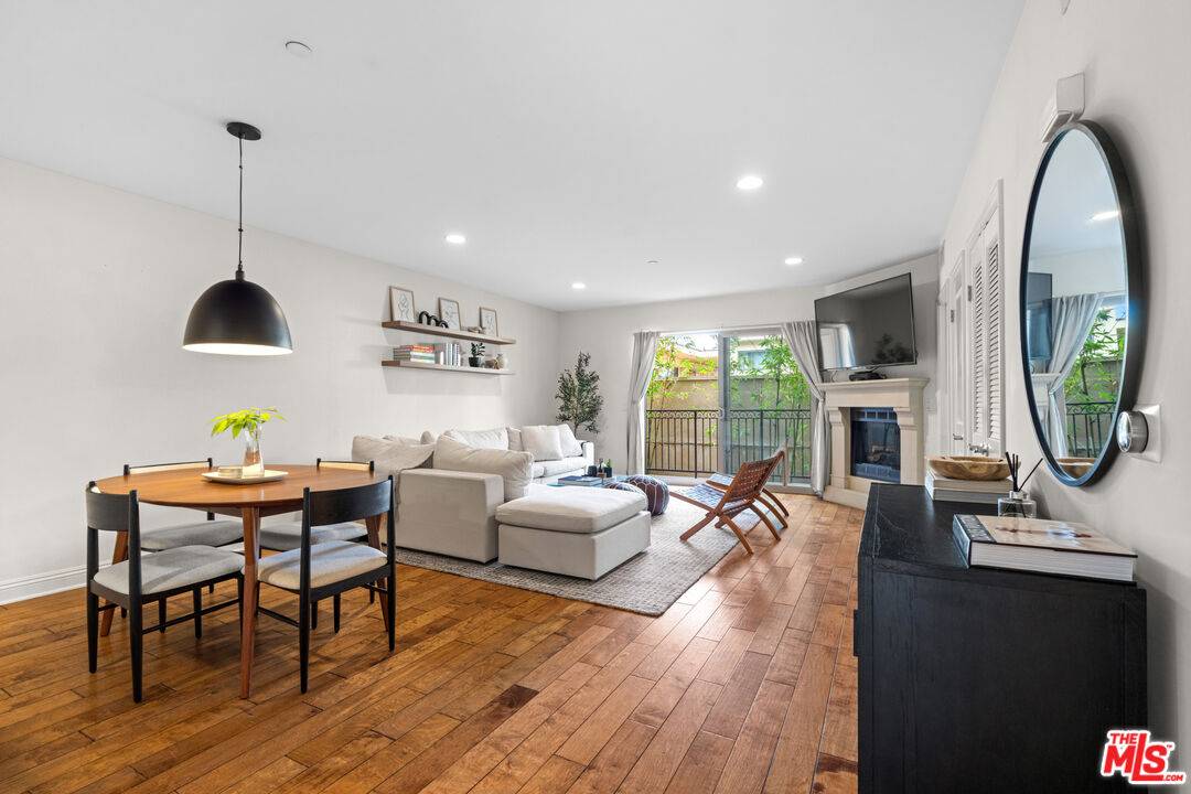 8238  W Manchester Ave 2BR La