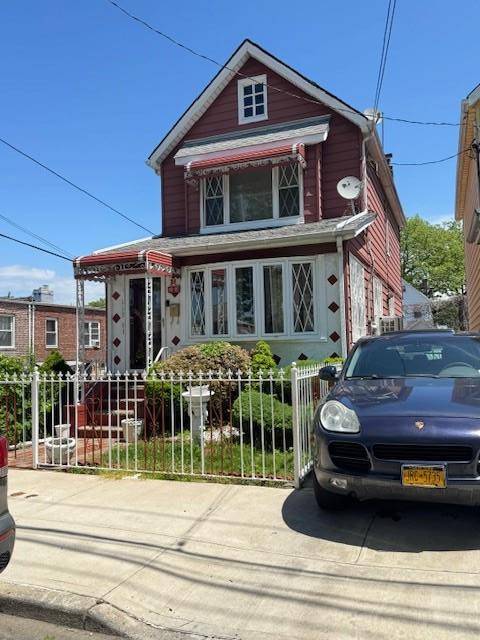 Welcome to this charming single family home nestled in the heart of Jamaica Queens !