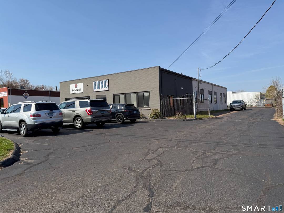 Amodio Co Real Estate is pleased to present 193 Pascone Place, Newington, CT for sale.