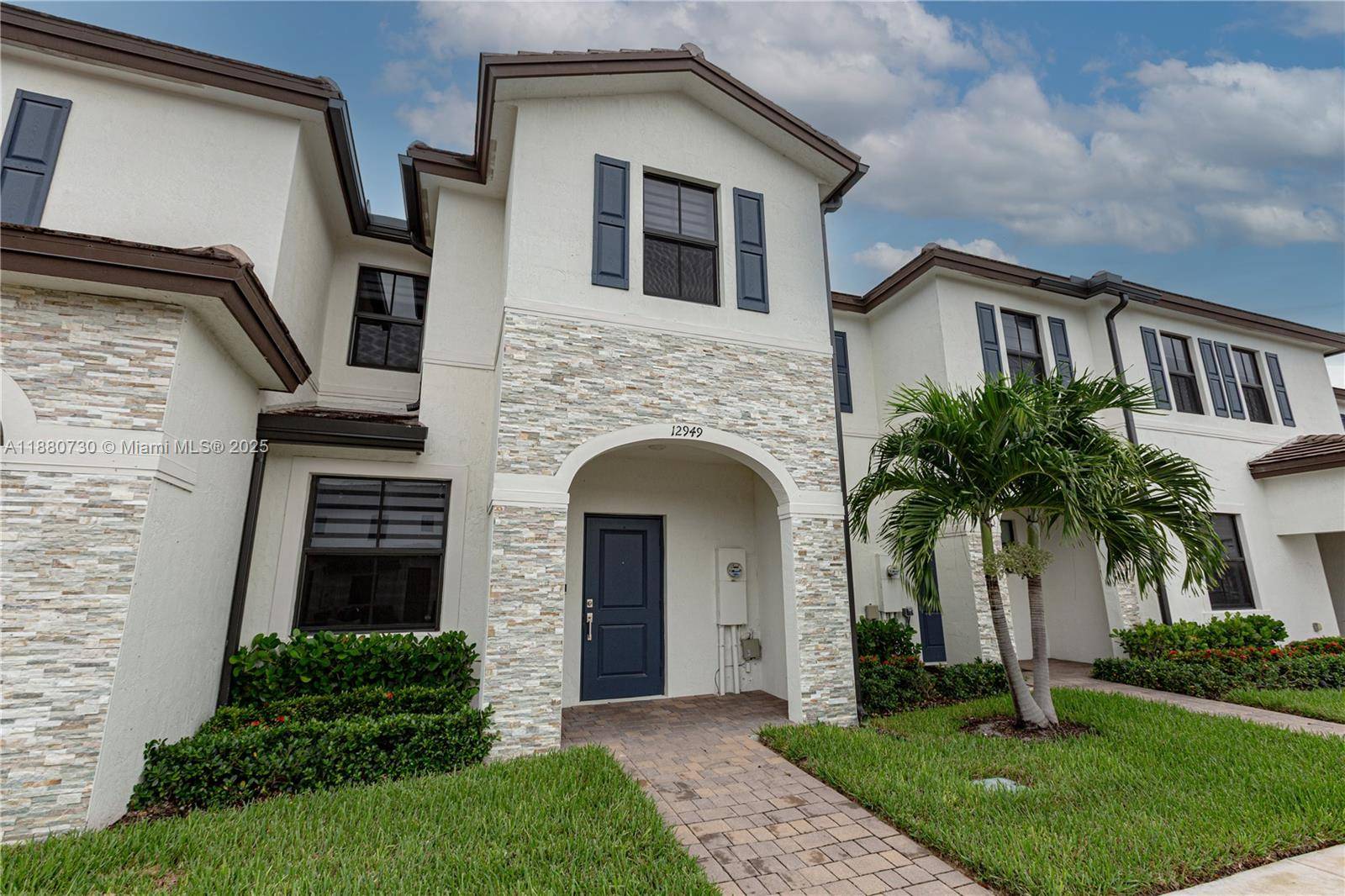 Welcome to Siena ! Built in 2022, this townhouse is the kind of place you ll instantly want to call home.