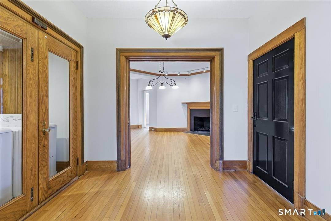 NEW CONSTRUCTION ! ! Step into an extraordinary space that has just been renovated, offering almost 2000 sqft, with 5 bedrooms, 2 full brand new bathrooms, a stunning new kitchen ...