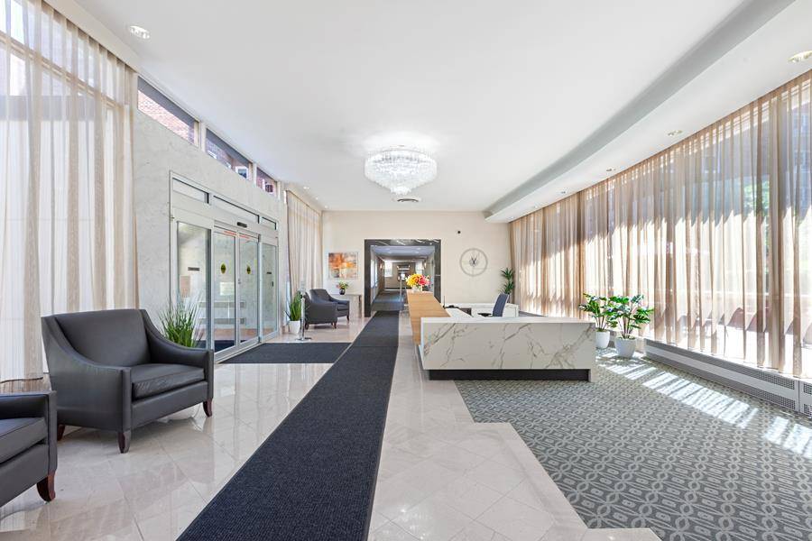 Newly renovated JR4, easily convertible 2 bedroom apartment located in the Balfour Building, a very desirable premier co op in Forest Hills.