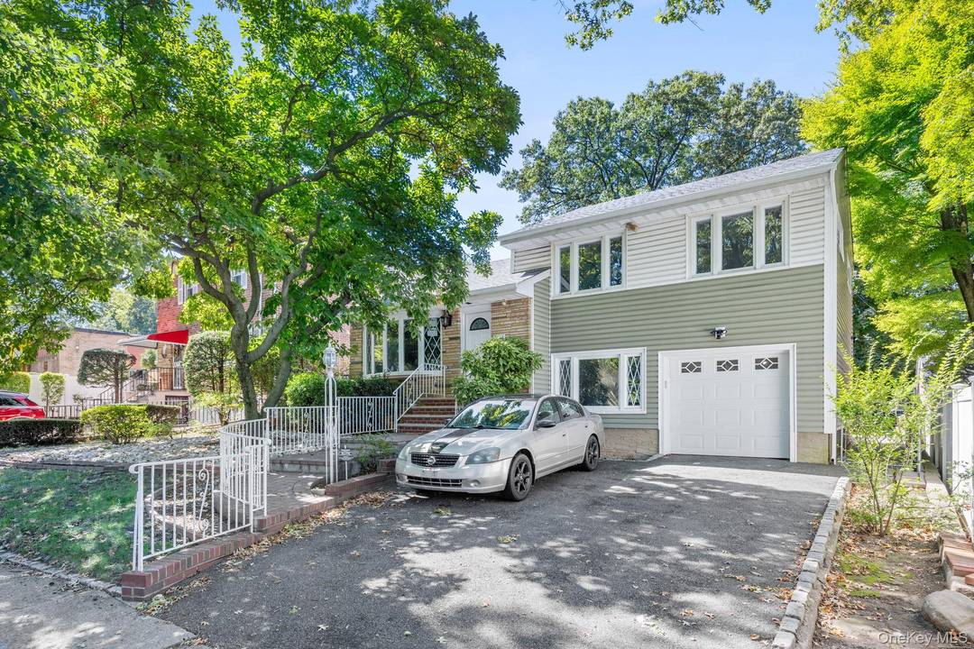 Welcome to 86 14 Francis Lewis Blvd, Holliswood Modern Luxury Rental Enquire for sale also Modern style interior design FULLY GUT RENOVATED 4 spacious bedrooms Each with a closet Main ...