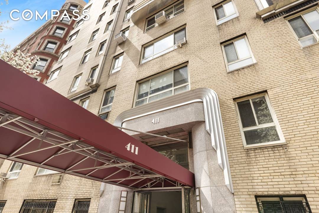 Filled with art deco charm and elegance 411 West End Avenue 9C resides in a meticulously maintained co op located in the heart of Manhattan's sought after Upper West Side.
