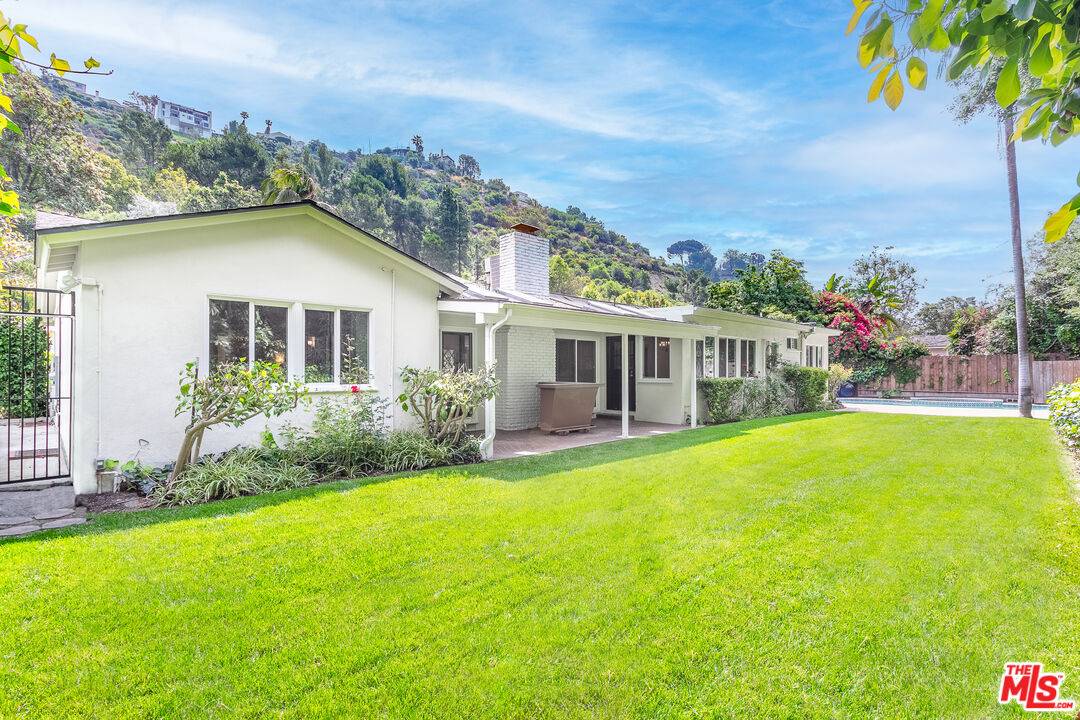 1117   Roscomare Rd 4BR Bel Air La