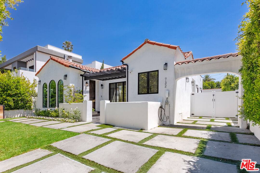 732 N Cherokee Ave 5BR Hancock Park La