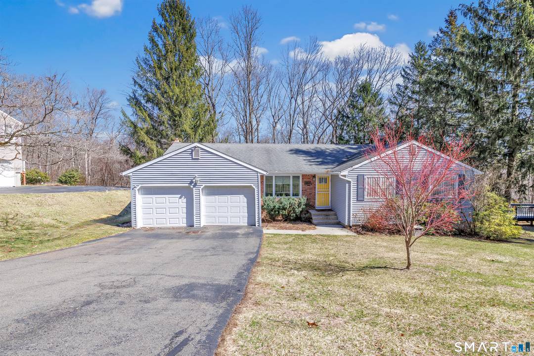 Welcome home ! Nestled on a quiet dead end street in the desirable Mt.