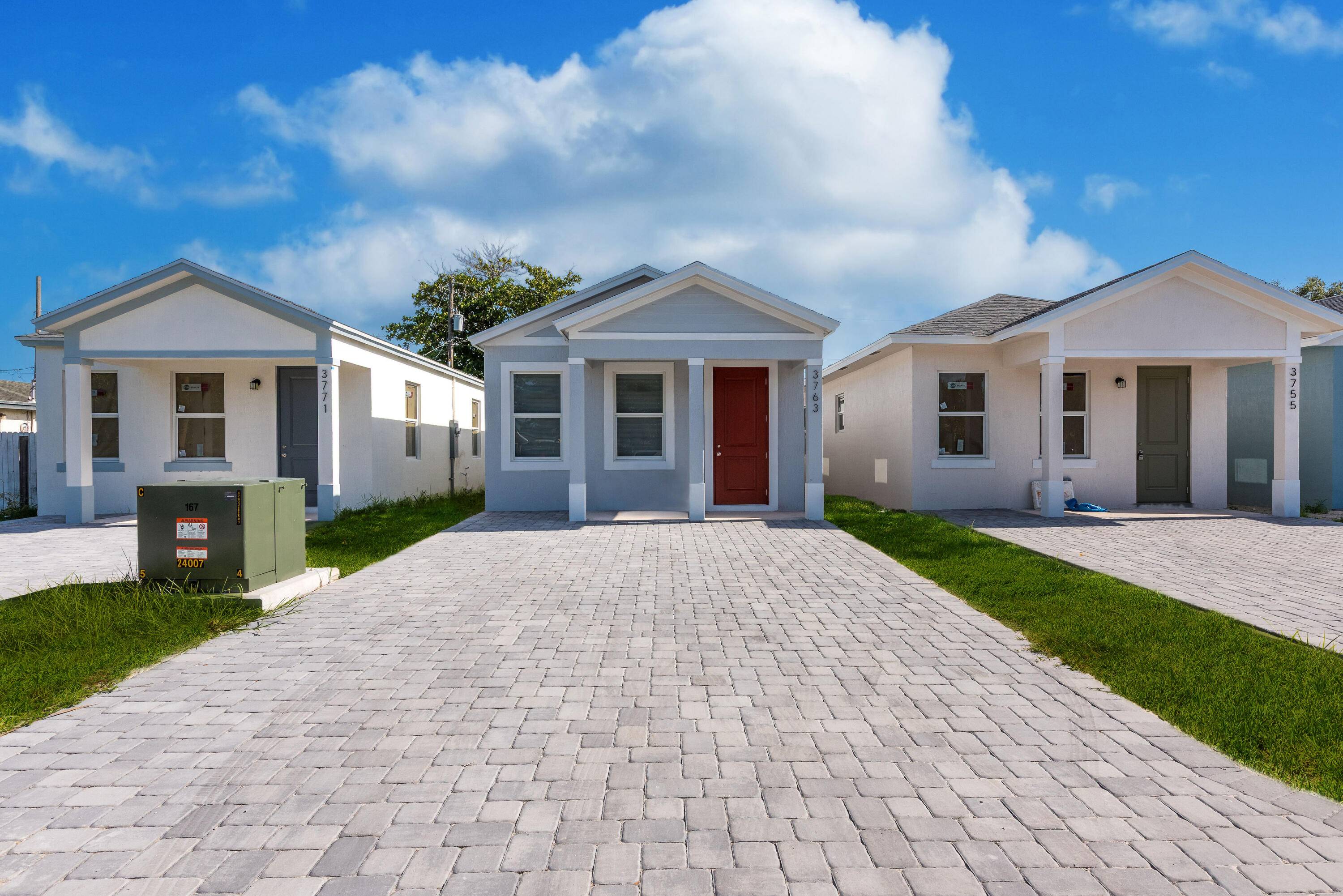 NEW CONSTRUCTION. Excellent SINGLE FAMILY HOME NO HOA.