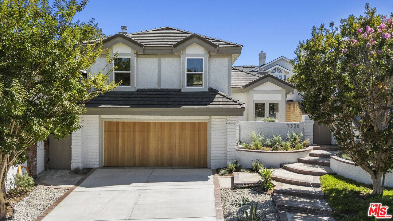 7538 W 82nd St 4BR La