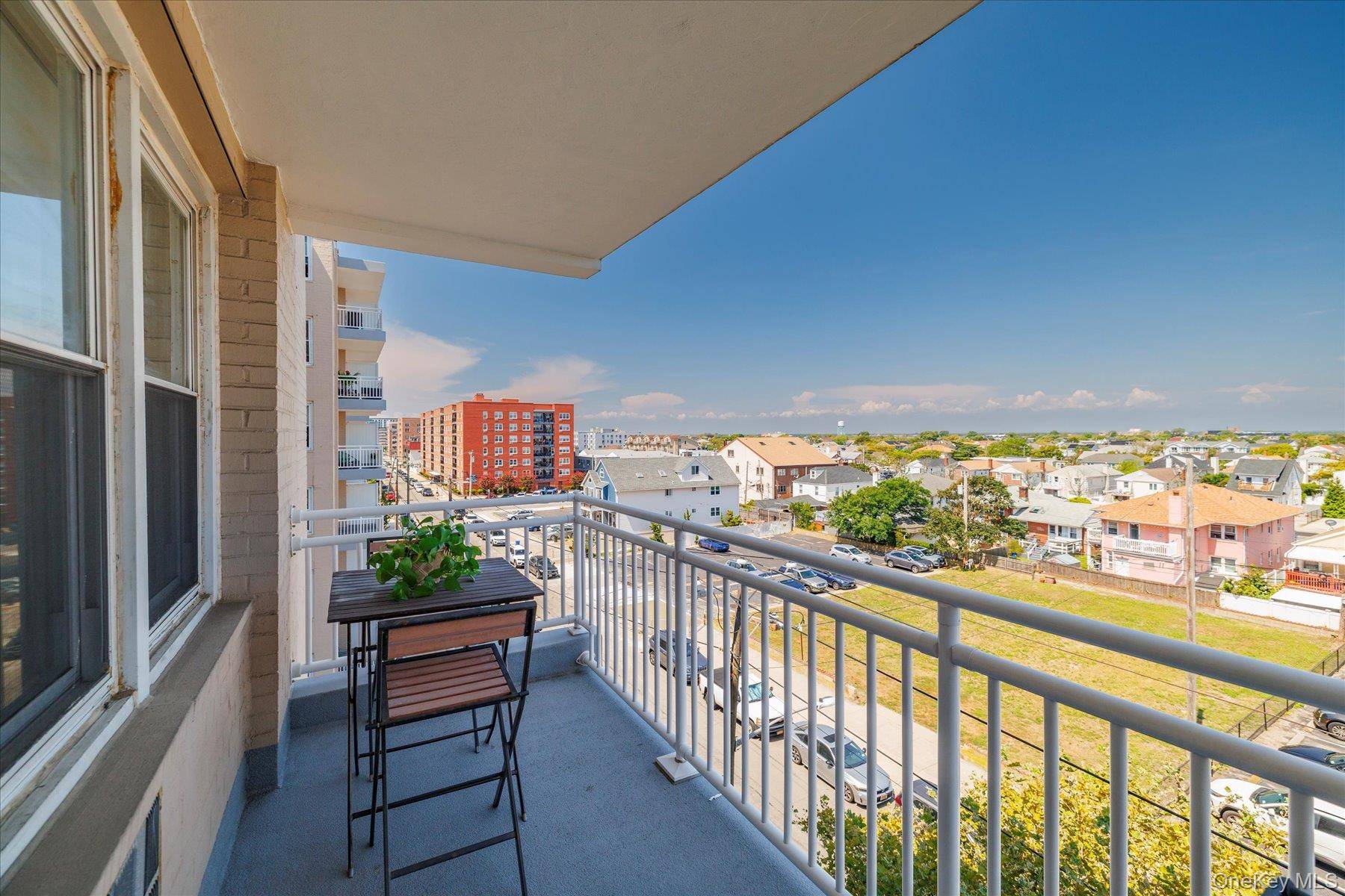 Spacious amp ; Sunlit Junior 4 with a unique layout in a premier Long Beach Oceanfront building !