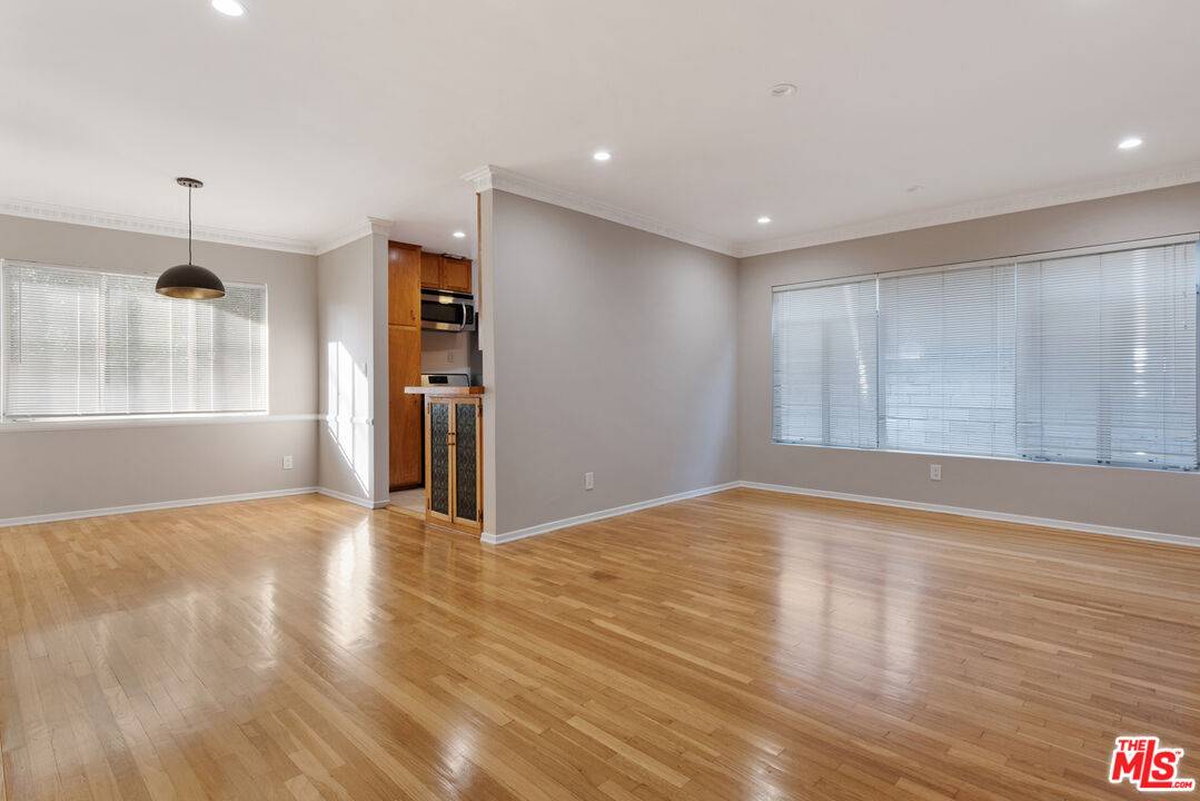 1333 S Ogden Dr 2BR La
