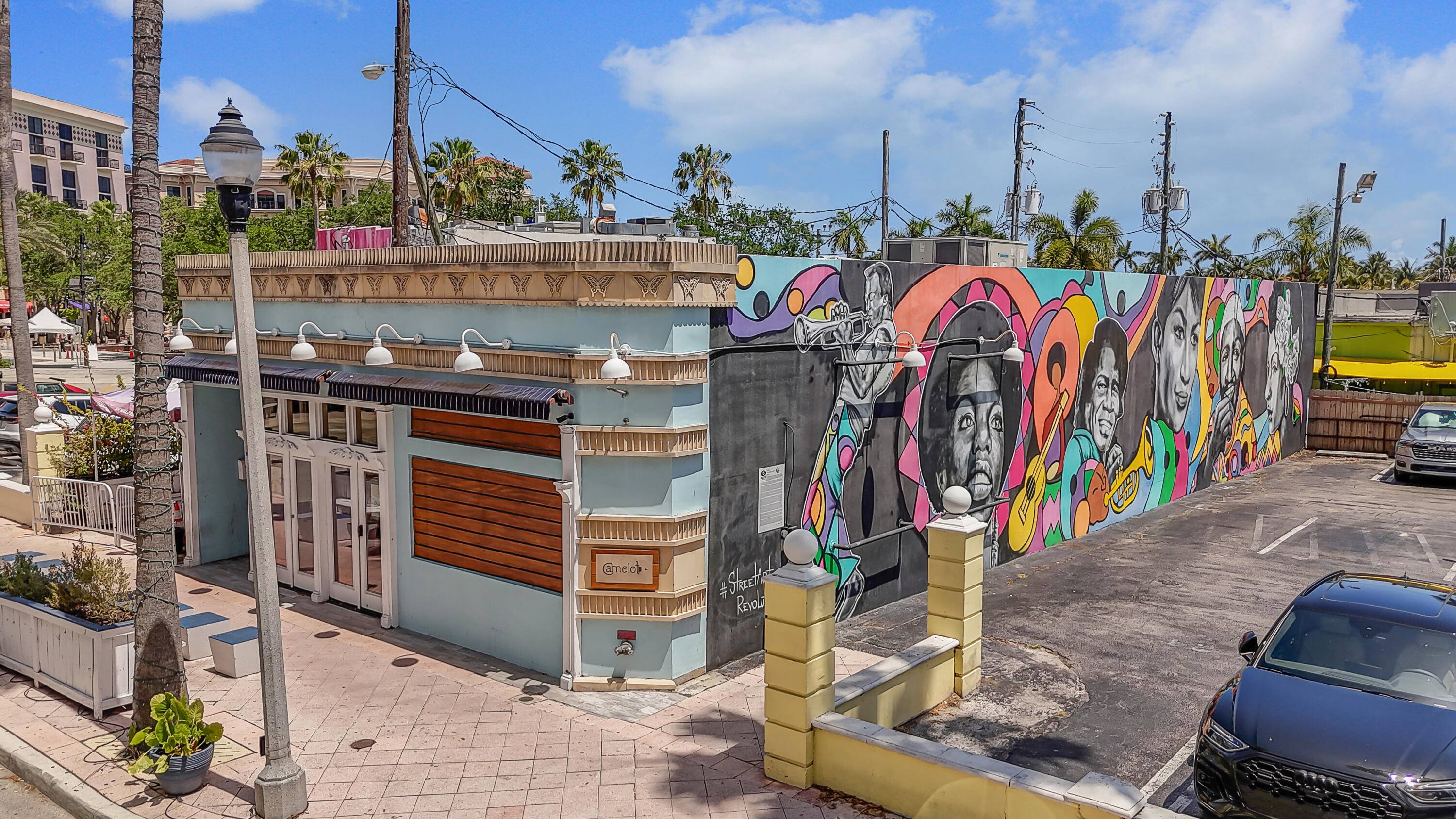 114 S Narcissus Ave is located in the vibrant downtown district of West Palm Beach.