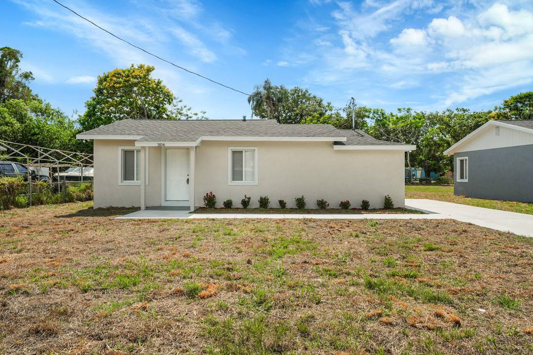 Turnkey Remodel Big Lot Build Expand Step into 306 N 28th St and experience a like new 3 bedroom, 1 bathroom home that has been fully transformed !